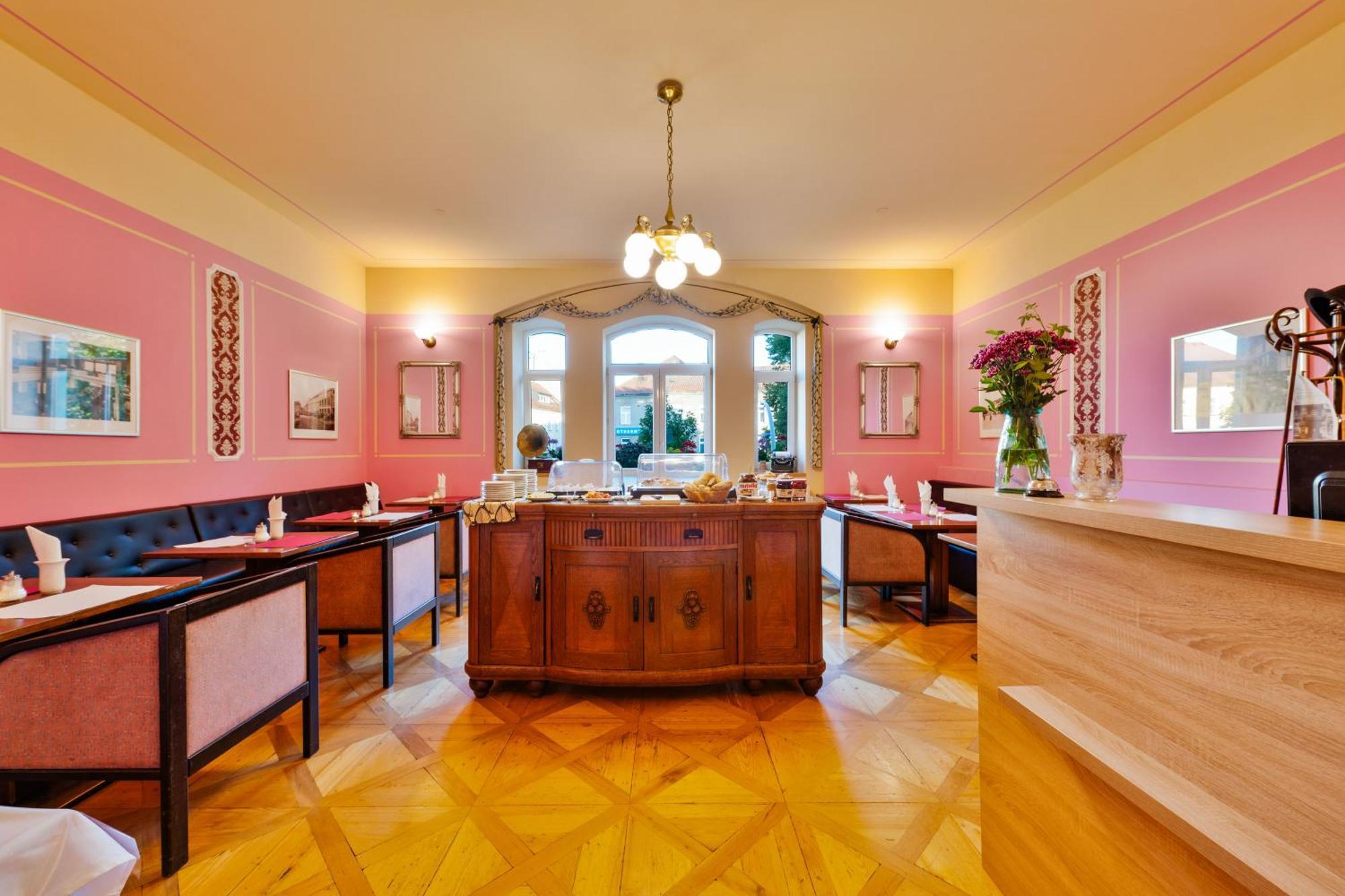 Grand Tabor Hotel ภายนอก รูปภาพ